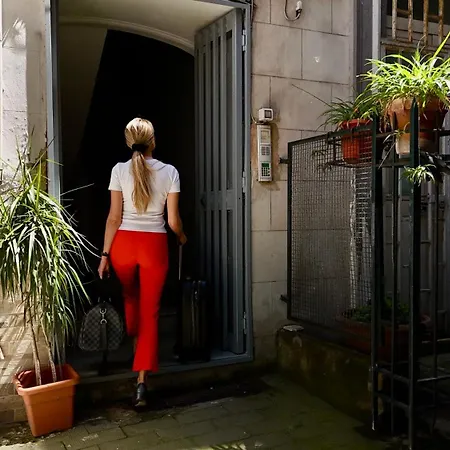 Raffaella Home-3